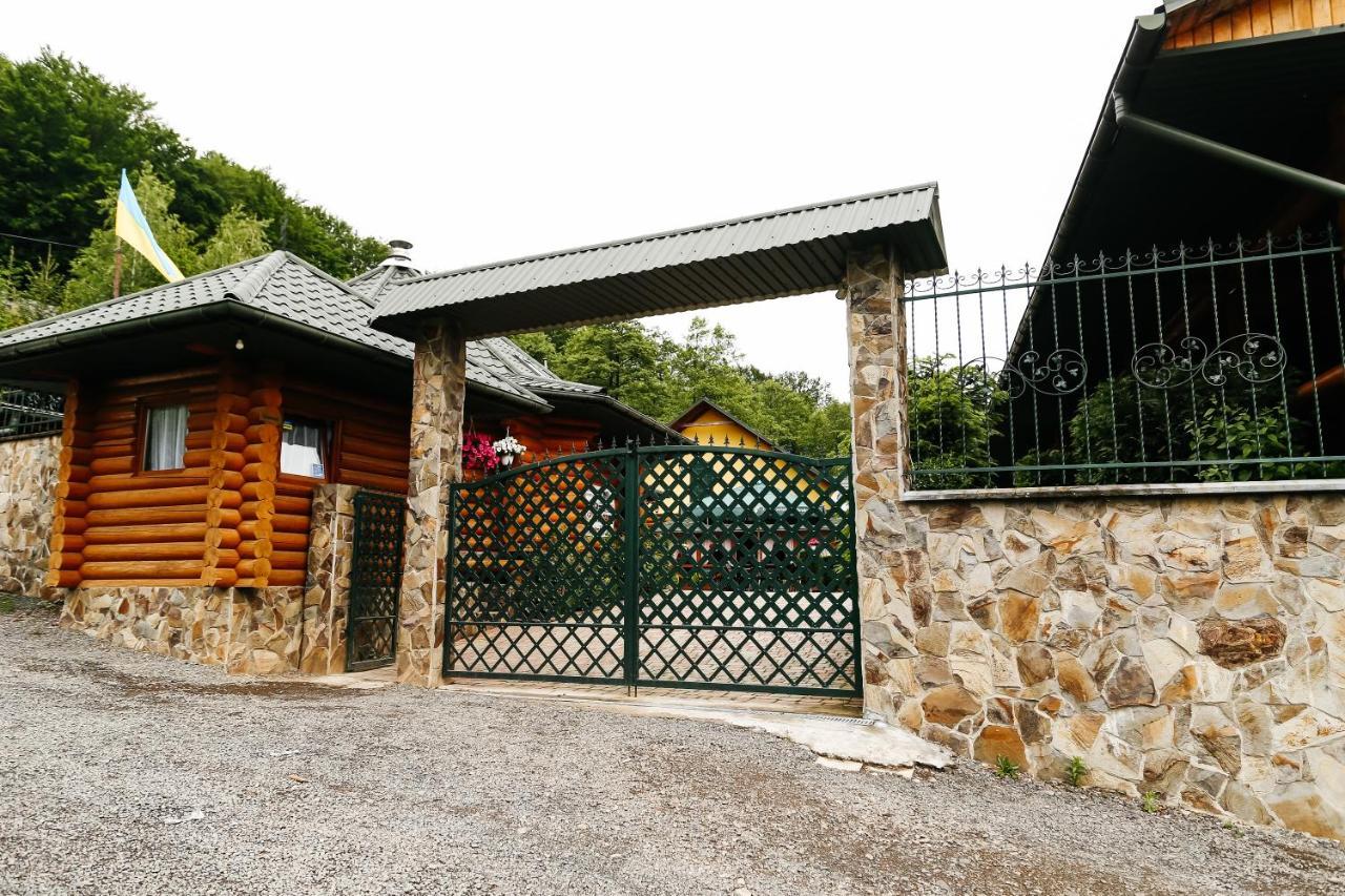 Chudodievo In Chynadievo Mini-Hotel Chynadiyovo Eksteriør bilde