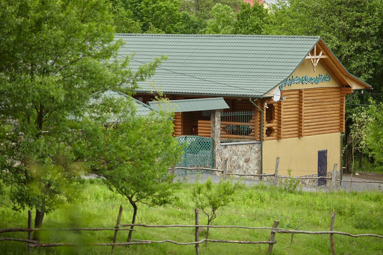 Chudodievo In Chynadievo Mini-Hotel Chynadiyovo Eksteriør bilde